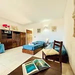 Casetta Belvedere 1 *